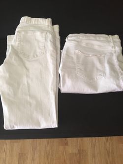 2 Pair Of White Womens Jeans 