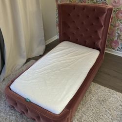 Toddler bed