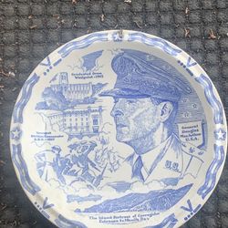 Douglas McArthur collector plate 
