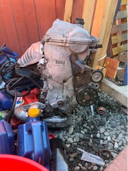 Engine for Toyota Prius 2005