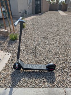 Unagi One Classic - Less than 250 miles - Works perfectly in great condition with carrying case