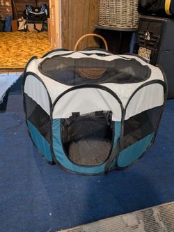 Small Dog/Pet Pop Up Tent / Playhouse In Excellent Used Condition