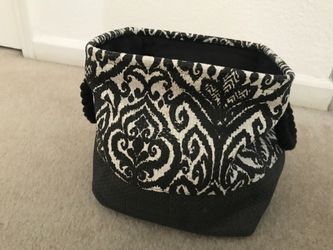 Basket blk white