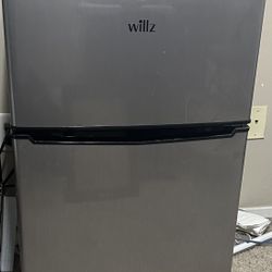 Willz Mini Fridge/Freezer Combo