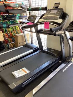 NordicTrack Commercial 2450 Treadmill With ONLY 45 Run Hours