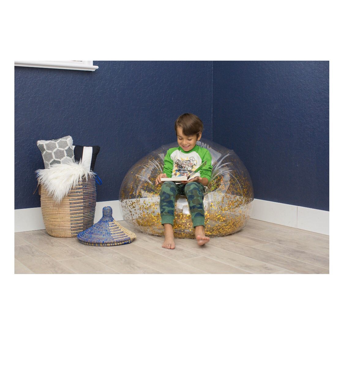 Kids inflatable glitter chair