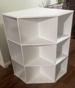 Corner cubby