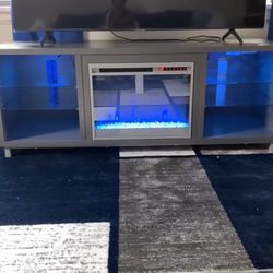 Apollo’s Pawp-Up Shop – 24-Hour Move-Out Sale 🐾