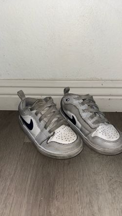 Boys shoes