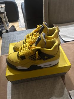 Jordan 4 lightning