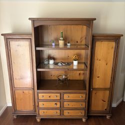 WALL UNIT/entertainment Center/ Bookshelf