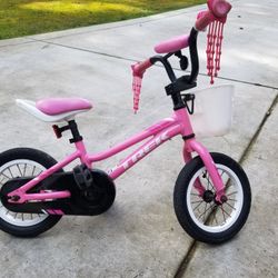 Little Pink trek Bike Trek With Training Wheels