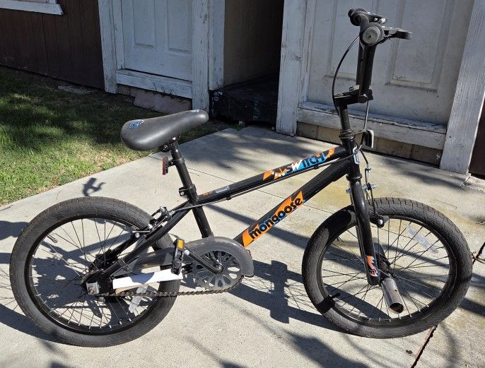 Switch Mongoose 18" Kids Bike