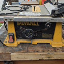 Dealt Table Saw