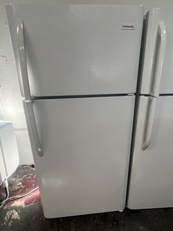 Refrigerator Frigidaire 30”