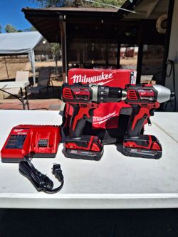 Milwaukee M18 Compact Drill Driver/Impact Driver 2-Tool Combo Kit
