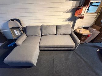 Couch with pull out bed