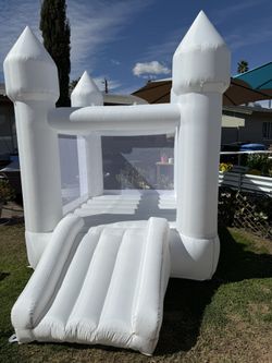 Small Kids Bounce House 
