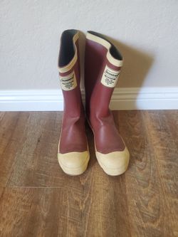 Size 7 Neoprene Steel Toe Boots