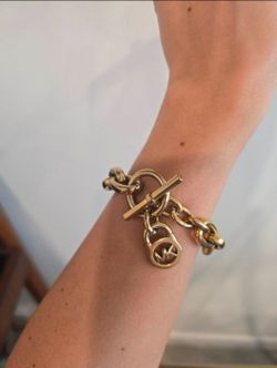Micheal Kors Gold Toggle Bracelet