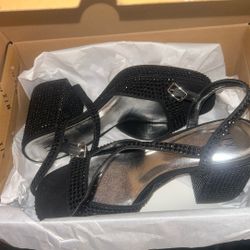 women’s heels 8.5 bought for 60 selling for 40
