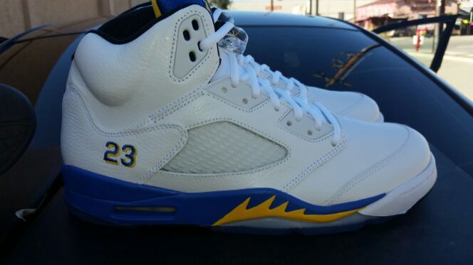 Jordans V 5 Laney dead stock size 10.5