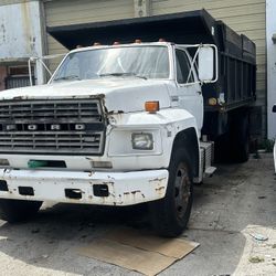 Ford F700 Work Truck 