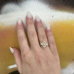10k CZ STONE FANCY RING 