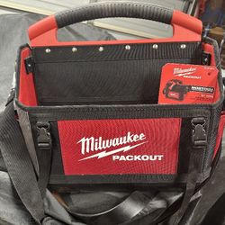 Milwaukee 15 in. PACKOUT Tote
