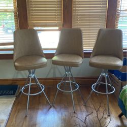 3 Bar Stools