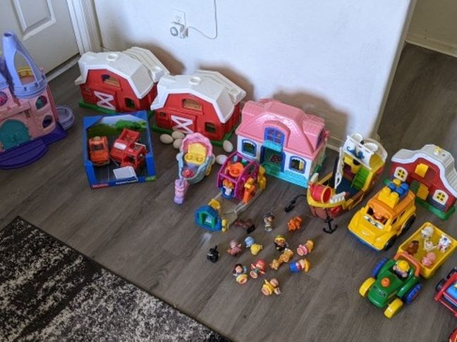 Fisher-Price Little People Lot