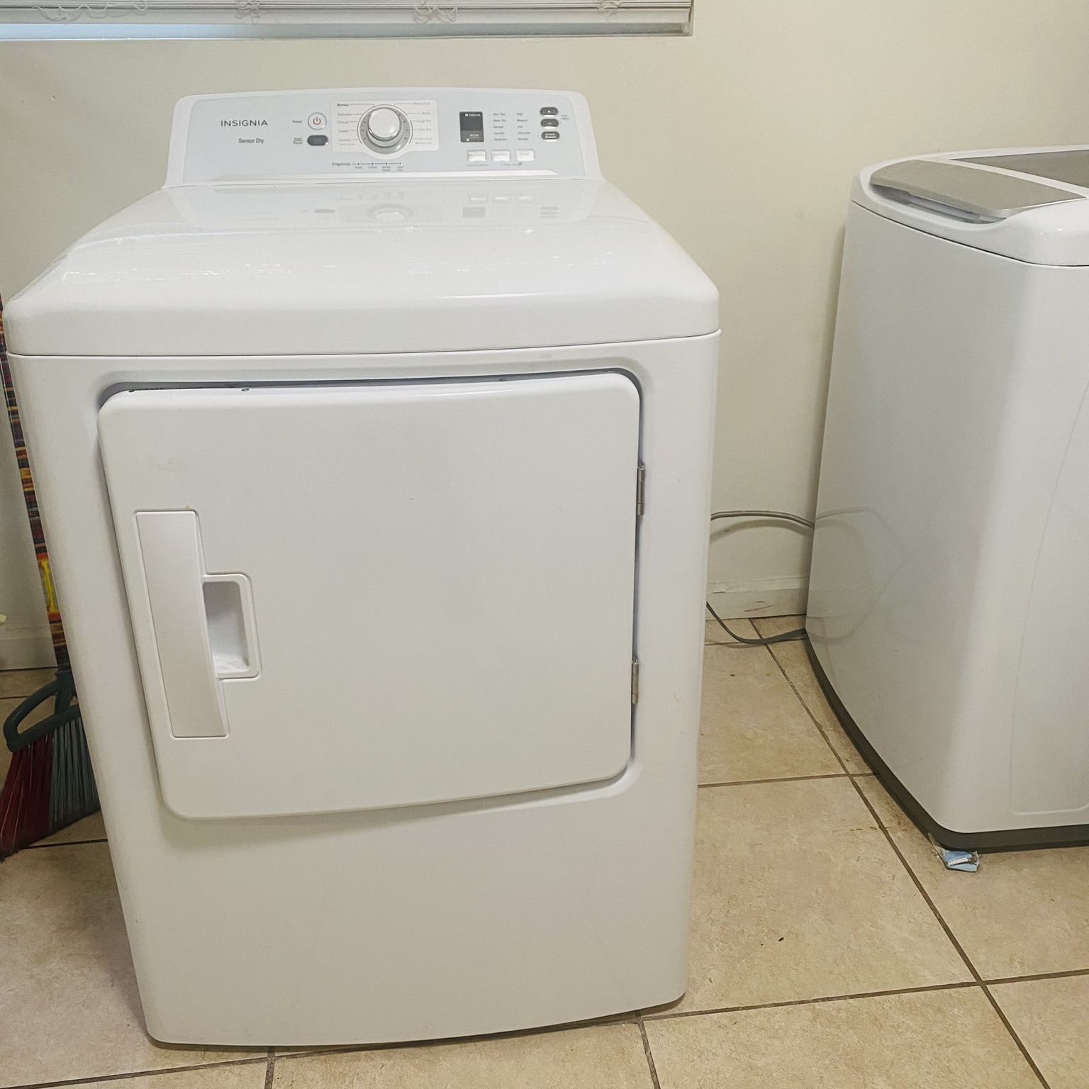 Washer & Dryer - INSIGNIA