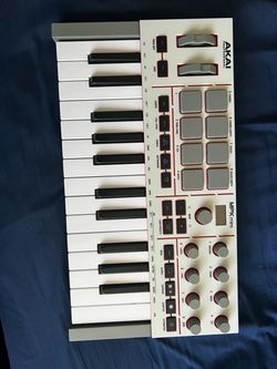 Akai Midi 4