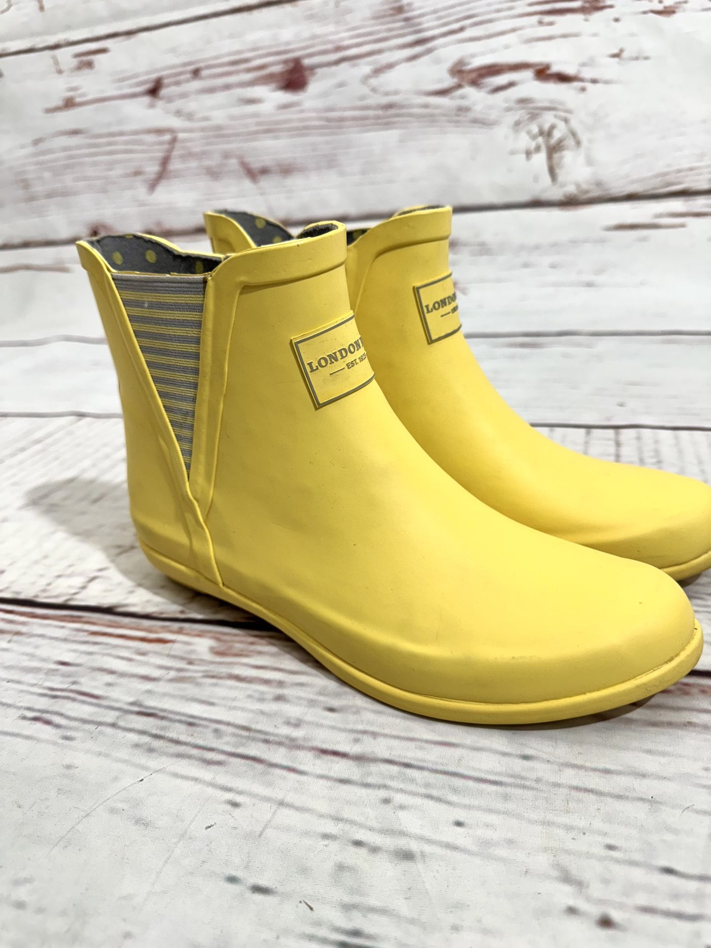 LONDON FOG Womens Piccadilly Rubber Rain Boot Yellow Size 7M SLF003 waterproof