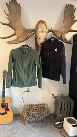 Carrhartt And Columbia Sweatshirts