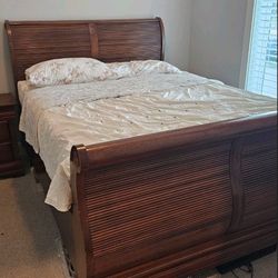Queen Bedroom Set (solid Wood)