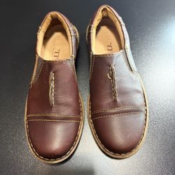Born Nampa slip-on shoes dark brown leather sturdy flats walking casual size 7