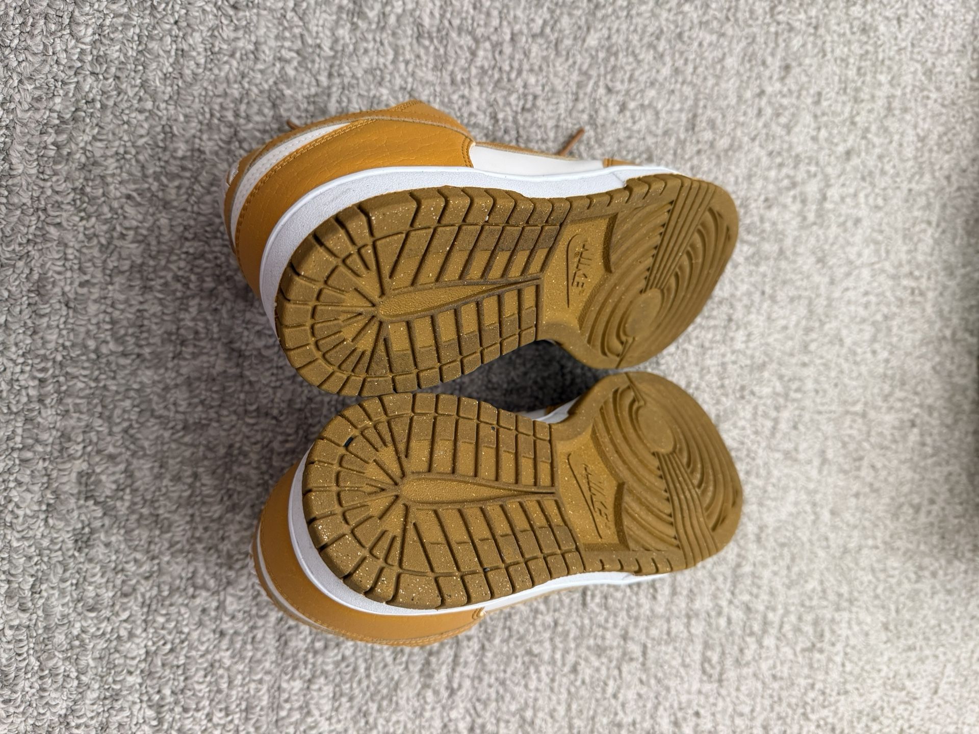 Nike Dunk Low Men Size 9