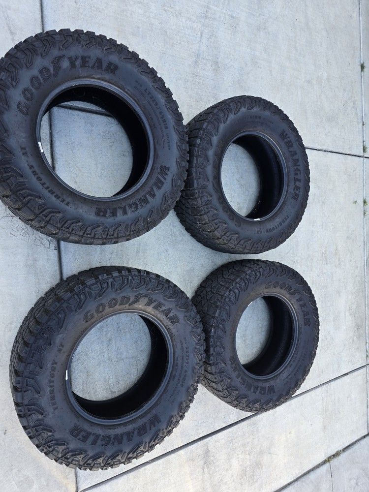 Goodyear Wrangler Territory At Lt325/65r18