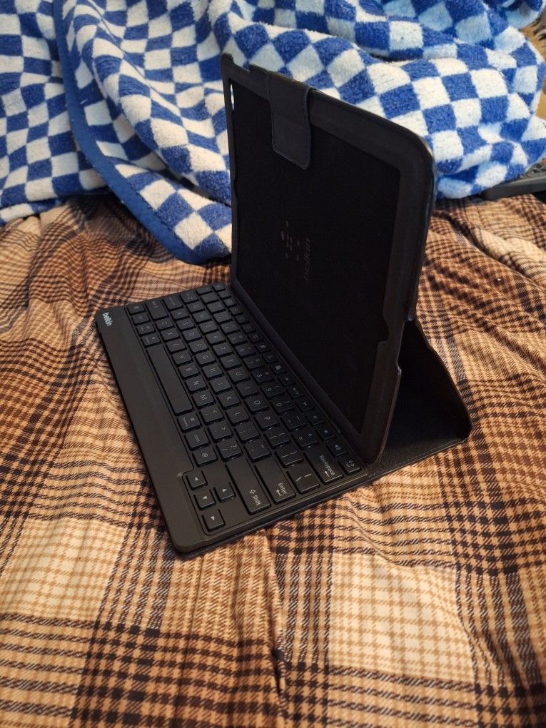 Belkin Tablet Case/stand With Keyboard
