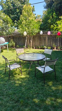 Tropitone outdoor patio dining set