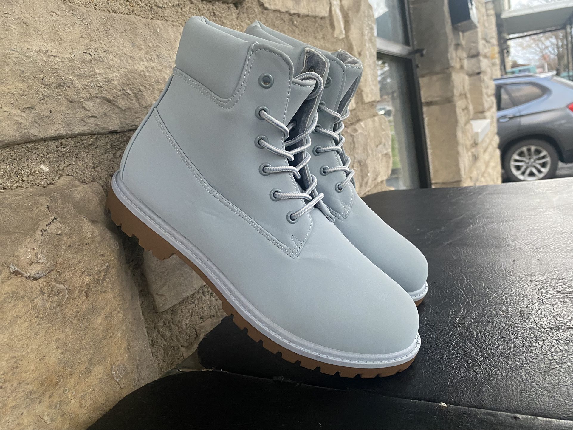 New Wild Diva Boots ( pick up only ) Size 7.5 Women’s $29 FIRM