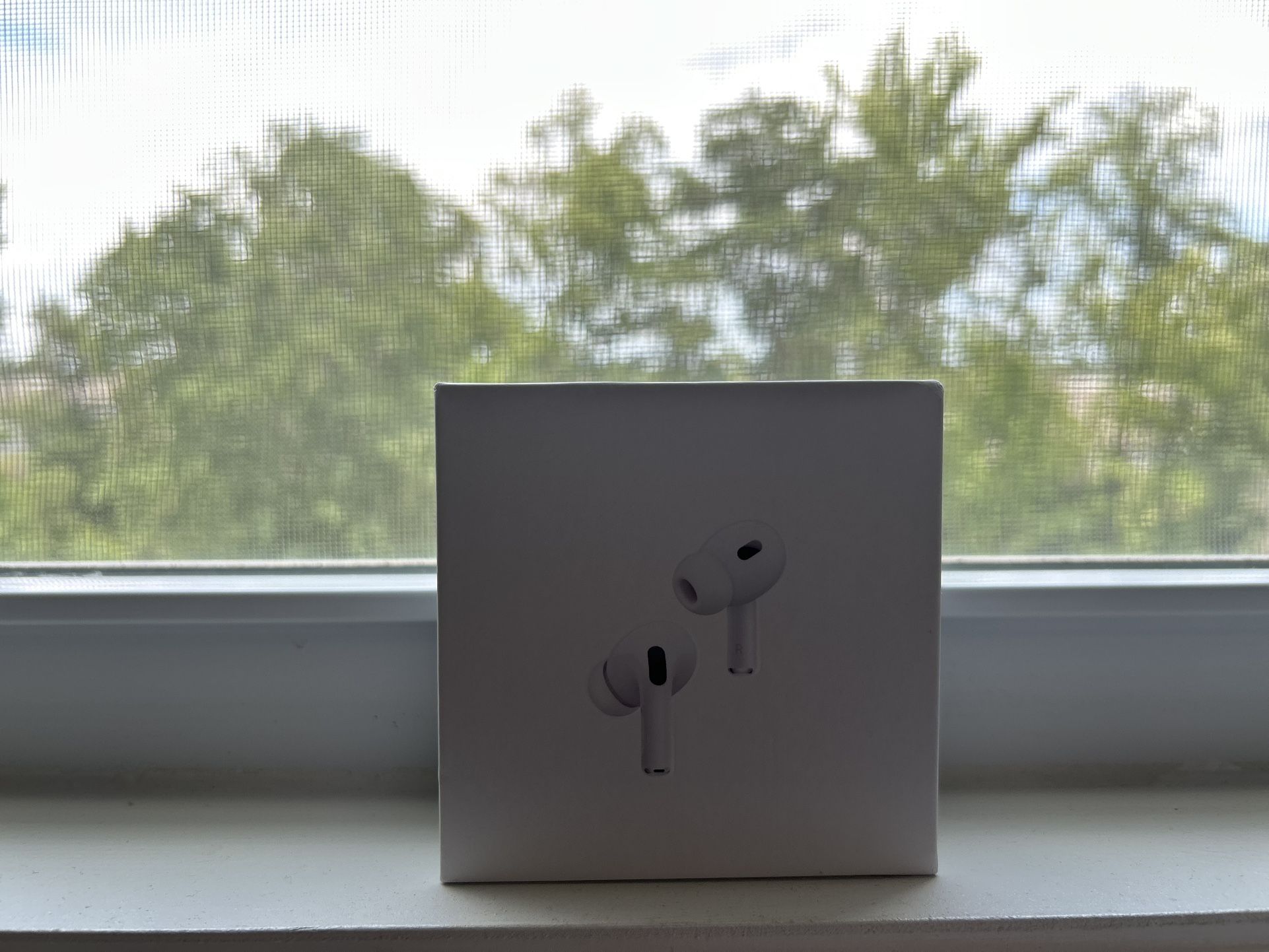 Airpod pros gen 2 with adaptive noice cancellation