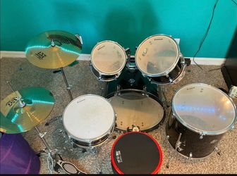 Ludwig Drum Set, Vikfirth Sticks And Drum Pad