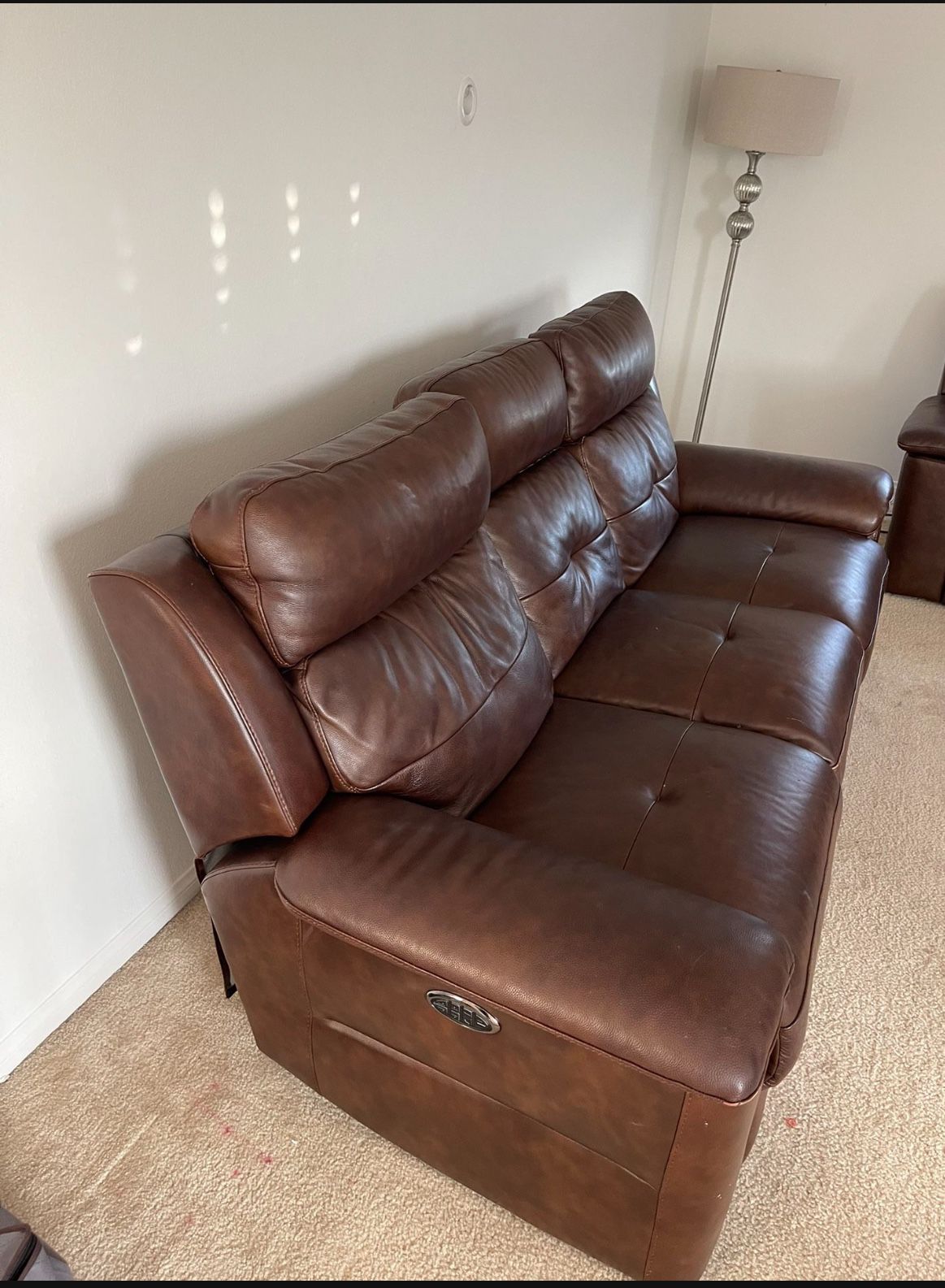 Jerome’s Easton Leather Recliners (2)