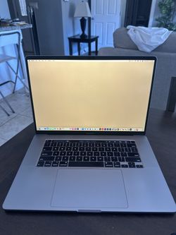 APPLE MACBOOK PRO 16” INTEL 8 CORE i9  32GB 1TB SSD! LOADED!! 