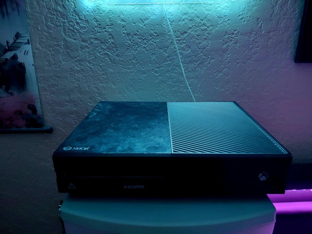 Xbox One + 4 Popular Games
