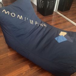 Momi’ M Fine Beanbag Chair