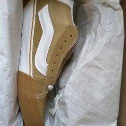 Adult Owned New Vans New School Men Size Ten