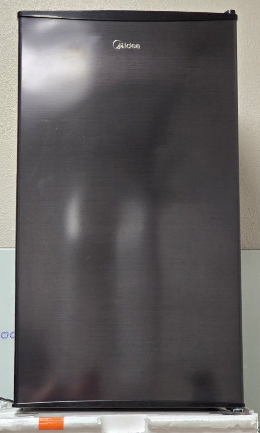 Midea Compact Refrigerator, 3.3 cu ft, Black